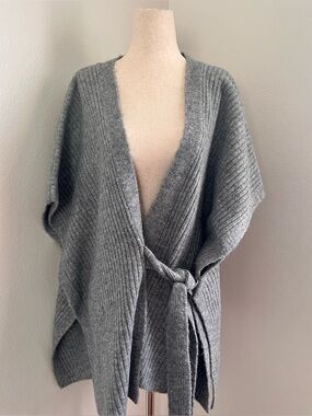 Loft Gray Ribbed Knit Poncho Sweater Wrap // size M/L